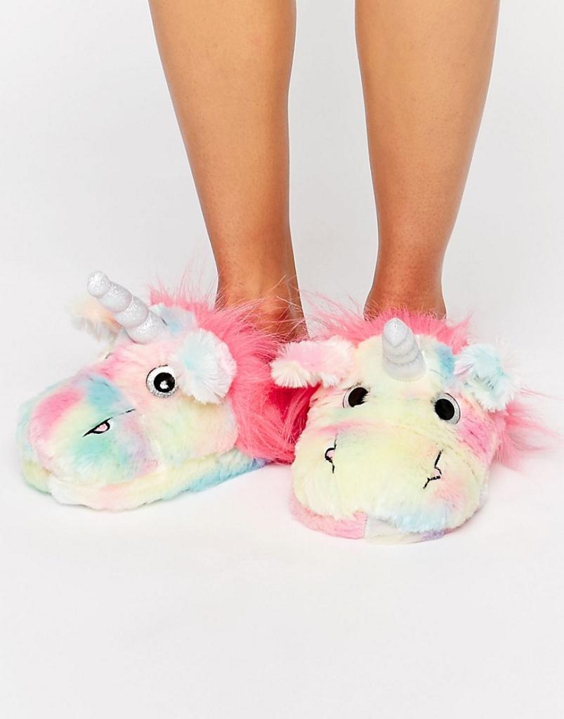 ASOS_Astrid's tweet photo. La mignonnerie du jour ne peut être que pour ces chaussons licornes
https://t.co/YTHhp8Du9V https://t.co/IVx4ySV1Li