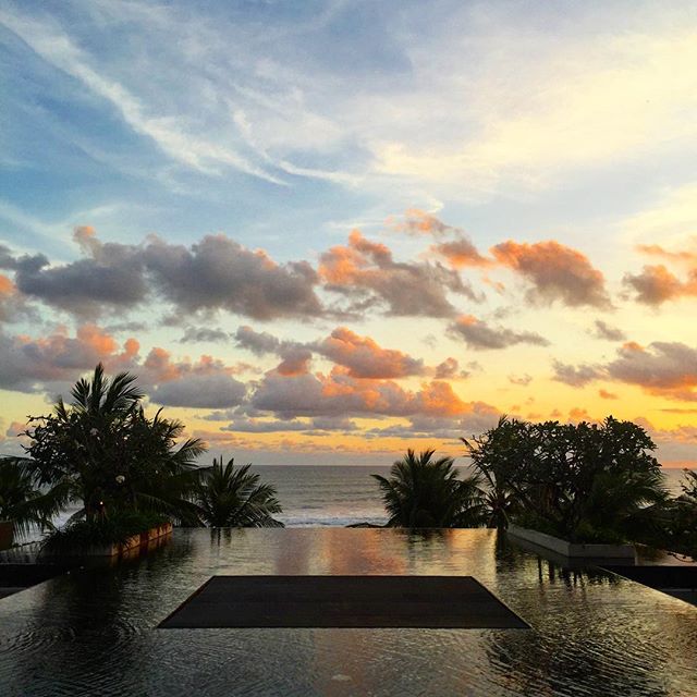 #Repost "Ending a beautiful trip with a magical and colourful sunset at Alila Villas Soori."
.
📷: @mraluppi