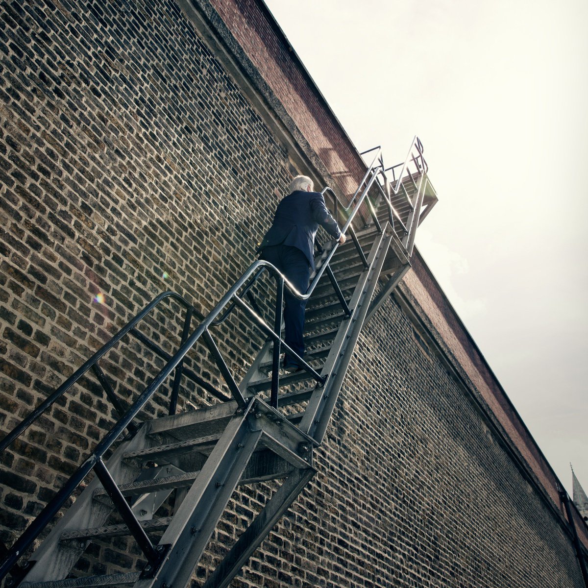 KatyNiker's tweet photo. . @henriktk shot V&amp;A Director Martin Roth as he leaves after 5 yrs. Published by @DerSPIEGEL https://t.co/vyrKNA0FNX https://t.co/fEQah1nKHM
