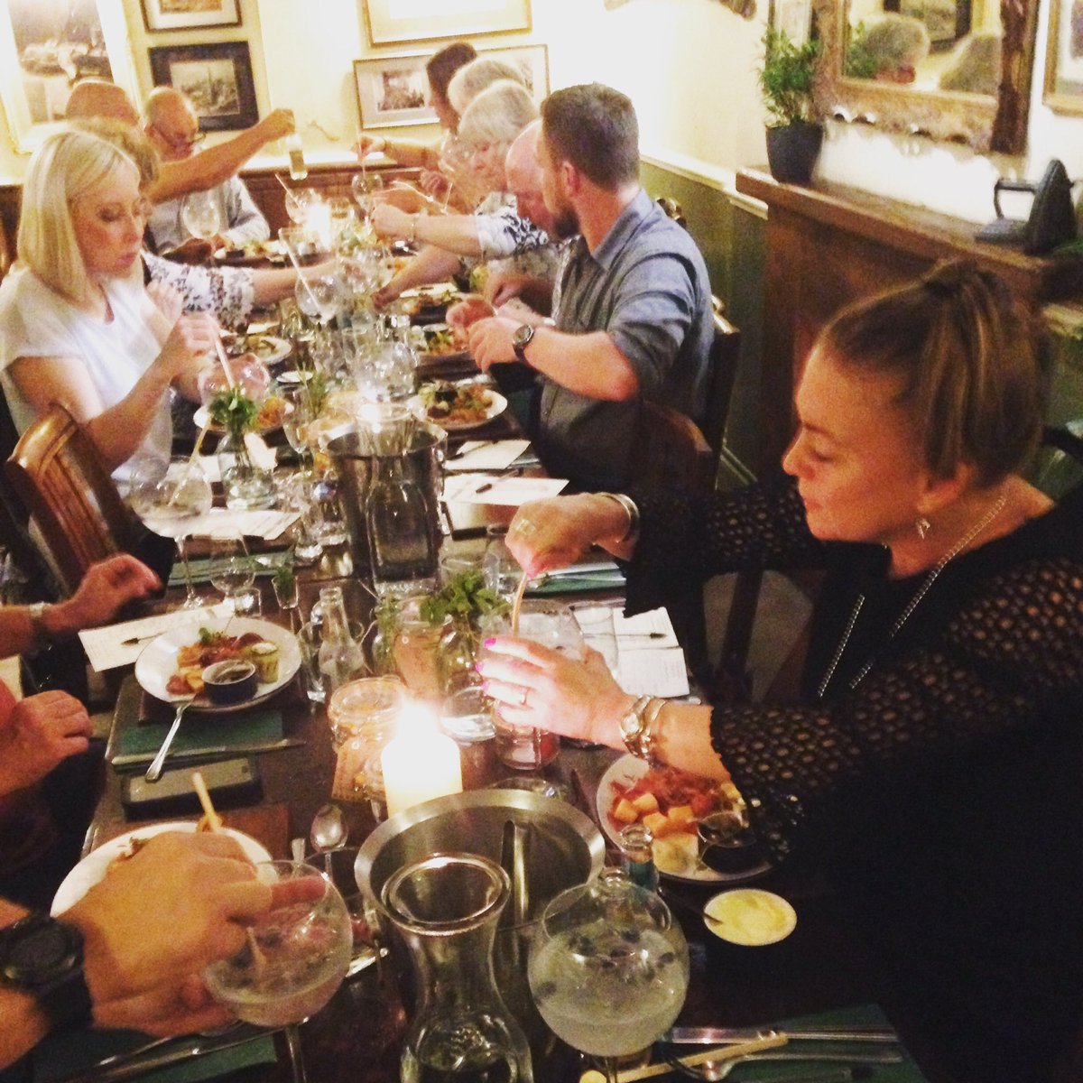 woodbridge_pub's tweet photo. Our first ever gin evening went down a treat! A huge thank you to Philippa from @moonandfugg for hosting! https://t.co/jd2AF7MsVZ