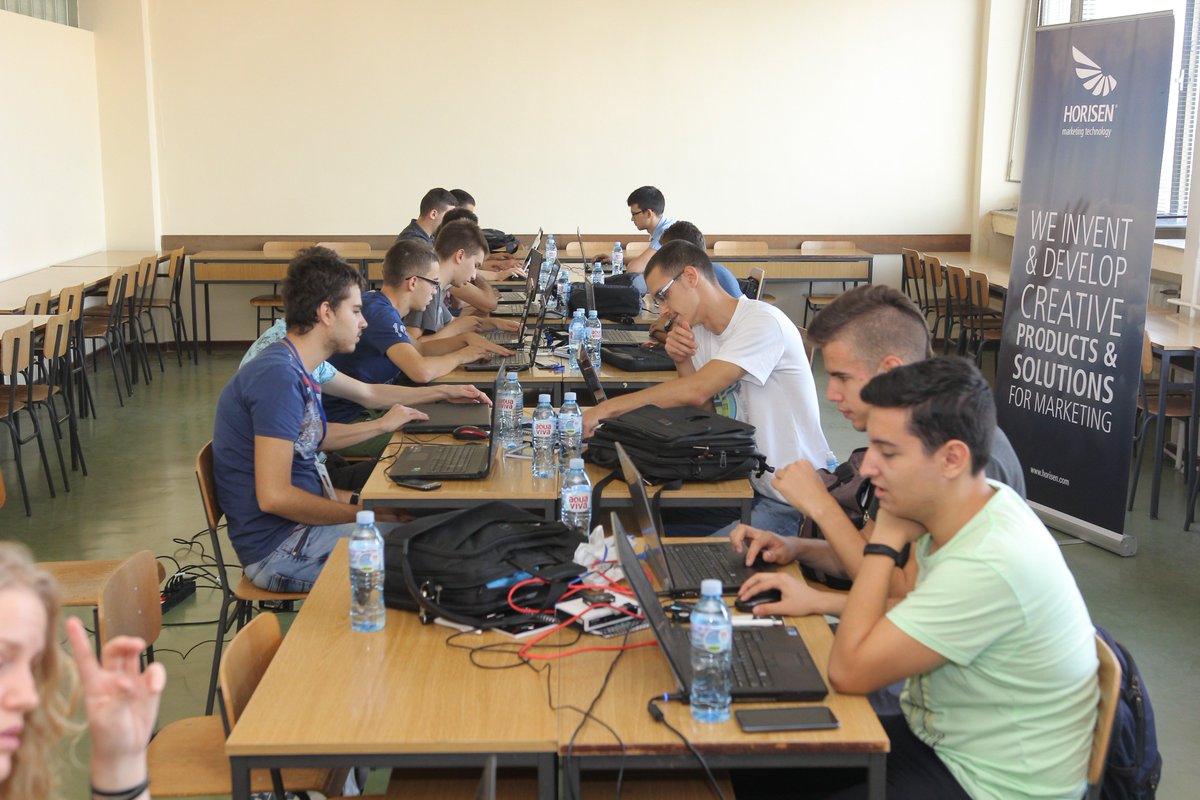 codecraft2016's tweet image. Takmičarski deo je već počeo... Želimo takmičarima puno sreće.
#CodeCraft