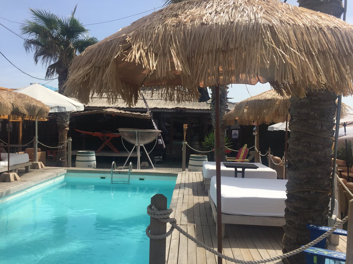 Hace un día espectacular para disfrutar de la romería en la piscina! #summer #Romeria2016 #Murcia