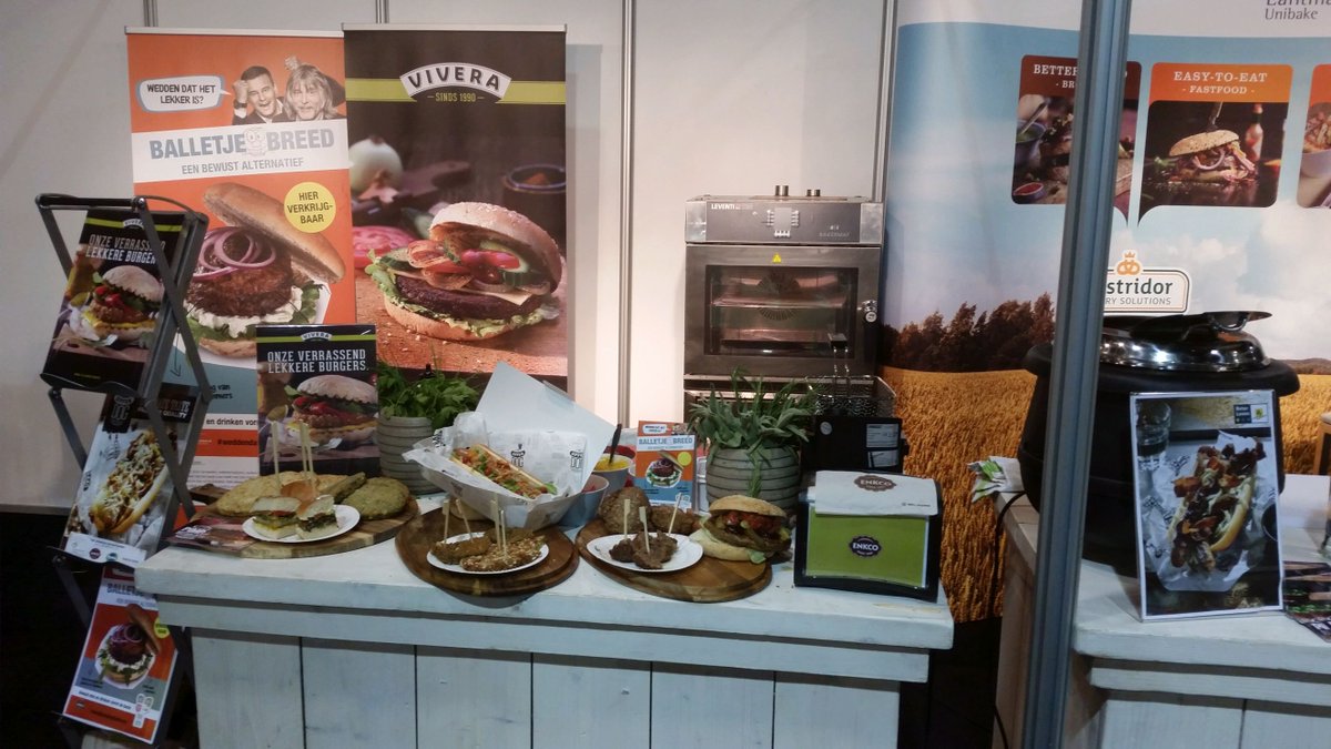 Enkco's tweet photo. Vandaag 2e dag #Horeca #Beurs Noord Brabant #Upperdog concept met @LantmannenNL @RemiaFood @Paardekooper https://t.co/T50ZqvoxfT