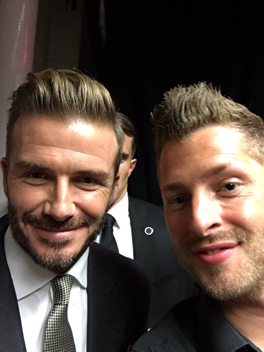 andersfuzz's tweet image. A normal Monday night and these #lads want a #selfie with you @Dynamomagician #DavidBeckham  #AIA #COI #Legends