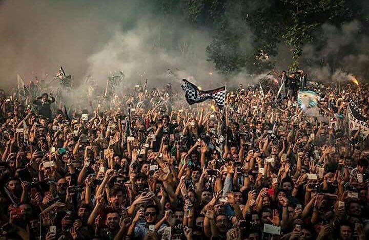 Şampiyonlar liginde mücadele eden Halkın Takımı Beşiktaşa başarılar. Allah kitap saldır Beşiktaş. <a href="/forzabesiktas/">çArşı</a>