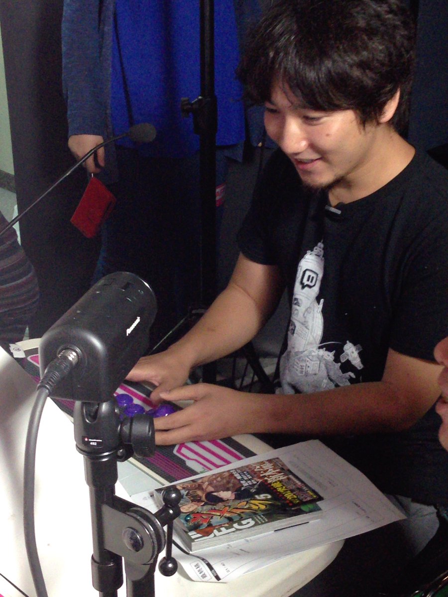 ট ইট র 西出ケンゴロー 準備は整った あとは事故が無い事を祈る 漫画ウメハラ五巻発売記念ストリートファイター X大会 ウメハラ Fighting Gamers Cup もうまもなく 00開幕 T Co Ep42blmu9v