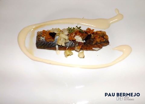 "Caballa marinada en parchita con costra de cochino negro y ajo blanco" Una propuesta innovadora <a href="/ChefPauBermejo/">ChefPauBermejo</a>