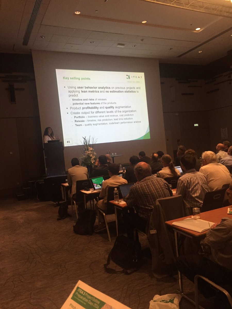 dataraphic's tweet photo. Semen Cirit presenting HANIP #PODays2016 https://t.co/KjNLdugDmF