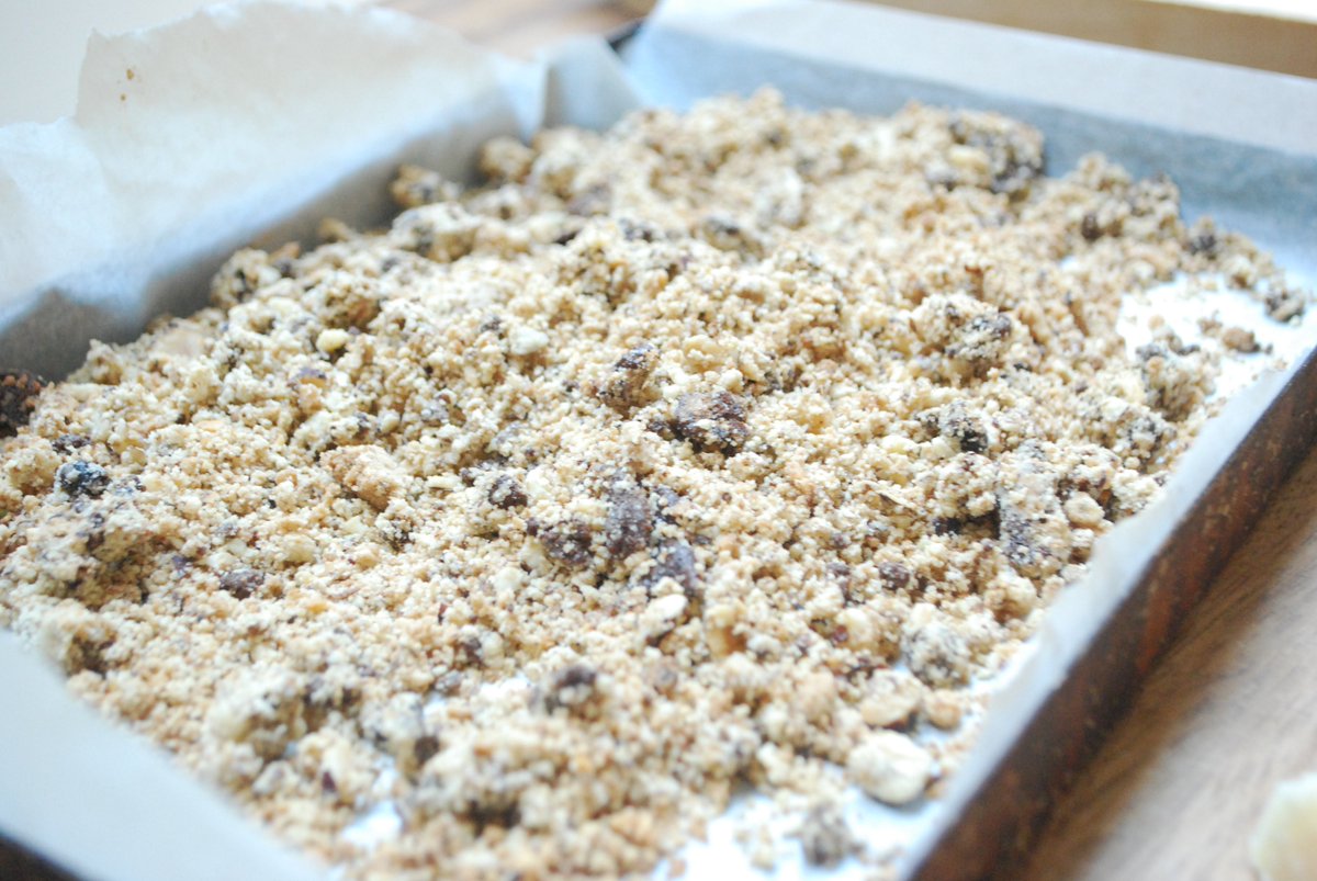 cookthemhealthy's tweet photo. NEW RECIPE: Healthy Gluten-Free Buckwheat Crumble Topping https://t.co/HMISeabMnR https://t.co/m8o1mOhUNk