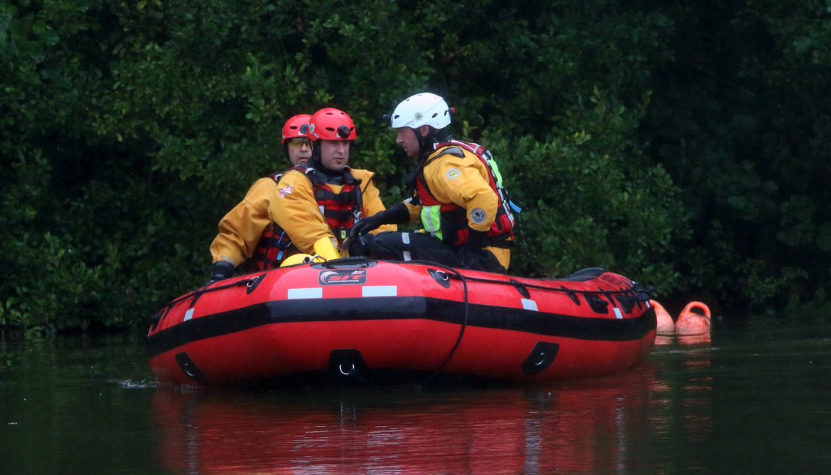 _ukro's tweet photo. @UKROChair @SITinflatables Some of the Action out on the Water of #2016ukro held @Hants_fire https://t.co/Ss1yZ7B759