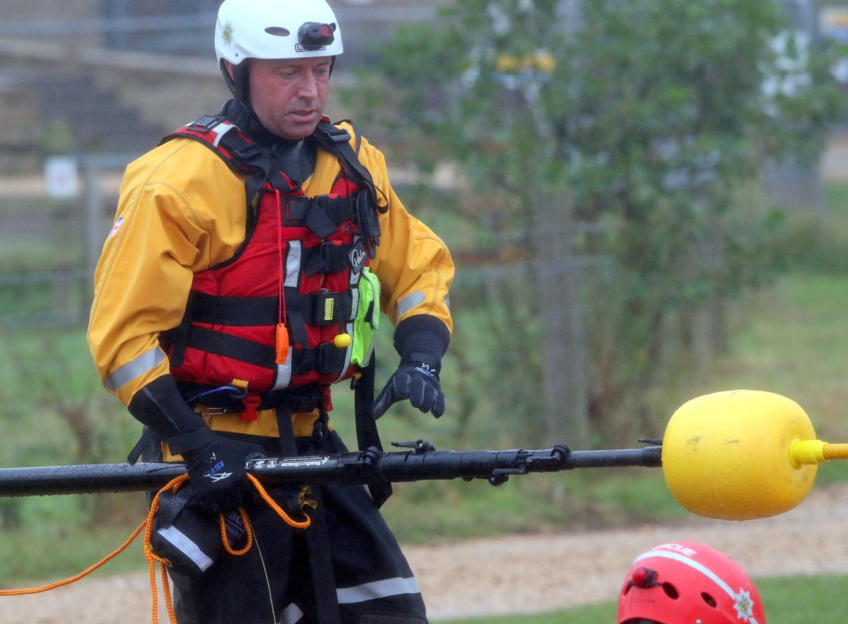 _ukro's tweet photo. Some of the Action out on the Water of #2016ukro held @Hants_fire @UKROChair @SITinflatables https://t.co/47tS5n8mBU