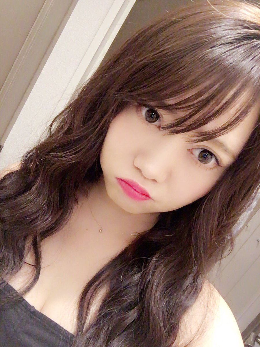 村田 莉 まりも A Twitter 前髪のびてウザバングっています