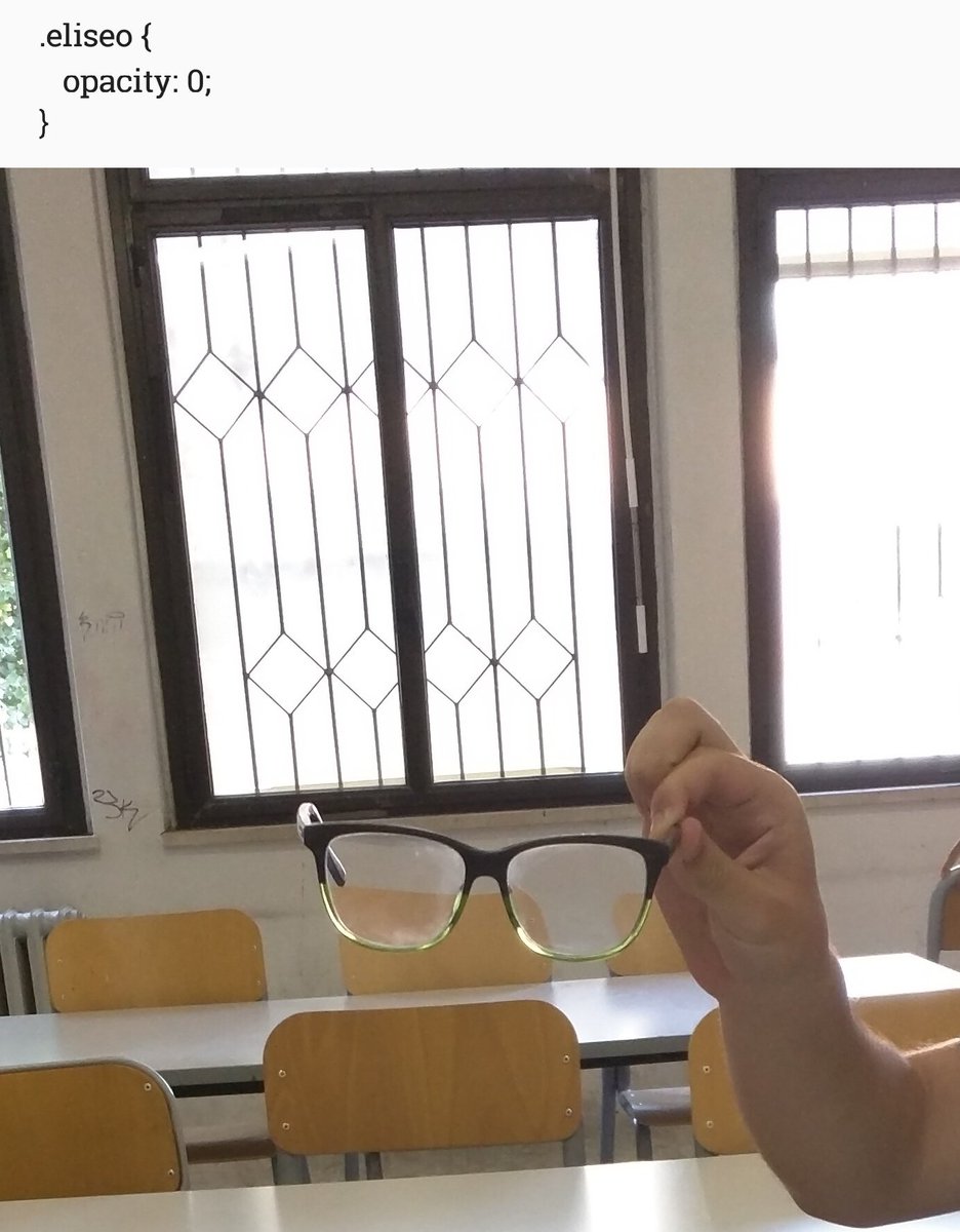 eliseomartelli's tweet image. I'm transparent 😂 #csshumor