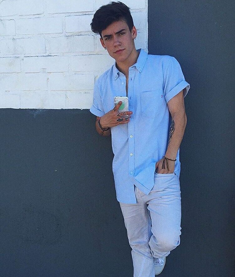 xUniversityR's tweet image. Se busca personaje masculino con el FC de Wesley Tucker.