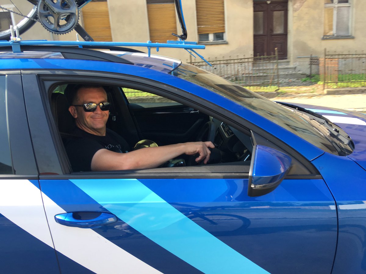 TimjwDowning's tweet photo. #pitbitch @timcread doing a great job #tourofeurope @TeamDransfield @PygottandCrone @fullgasbikes @PDR_Team https://t.co/SL9Pi47HOc