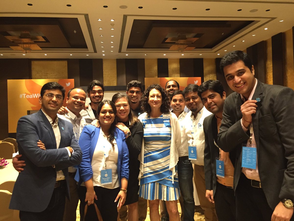 akshaymathur01's tweet photo. #TeaWithTwitter - A Gr8 evening with an amazing team @komlimedia @twittermedia @alizaknox @anitpang @trackmanish https://t.co/nFzlLkPuWR