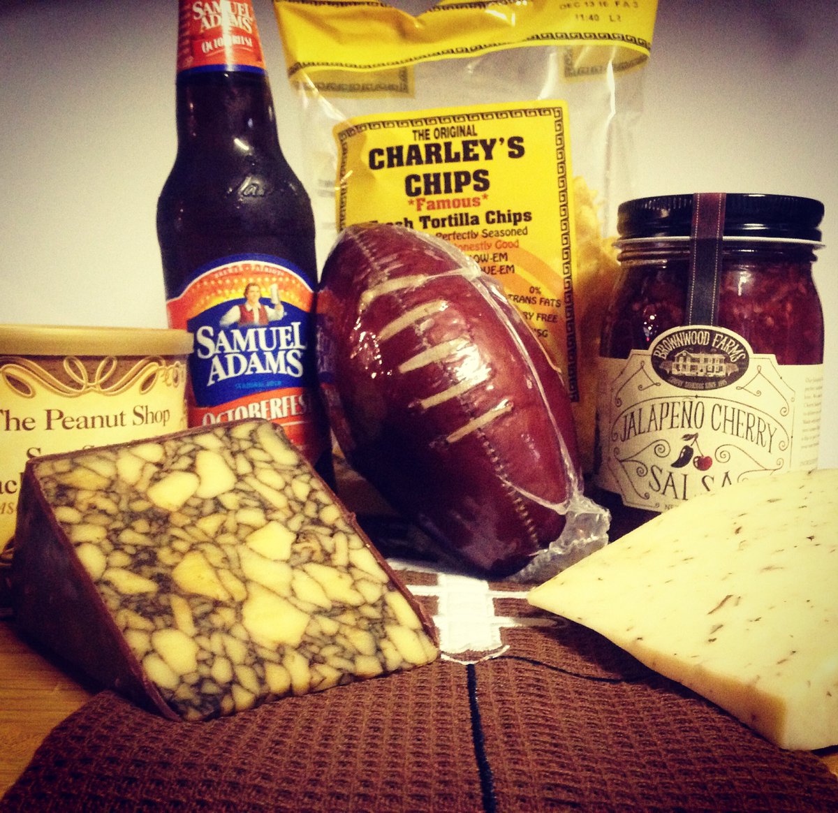 Snack well this football season. 🏈 <a href="/StonewalKitchen/">Stonewall Kitchen</a> <a href="/SamuelAdamsBeer/">Samuel Adams Beer</a> <a href="/BrownwoodFarms/">Brownwood Farms</a> <a href="/CharleysChips/">Charley's Chips</a>