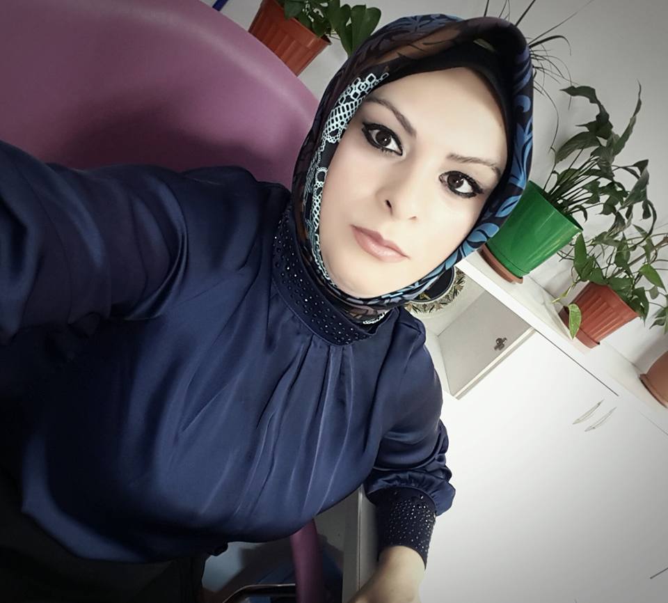 Туркиш мом хиджаб. Arabian twitter. Arabian twitter. Турбанли хиджаб селфи. Красивые арабки в хиджабе.