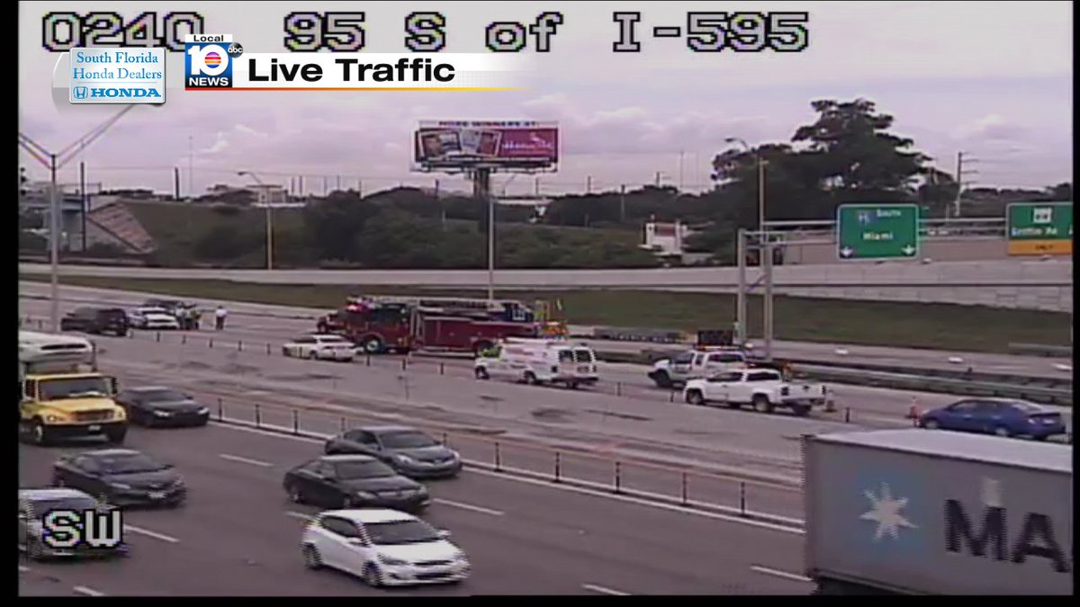 Crash on I-95 SB after I-595 2 lanes blocked #traffic https://t.co/307D4F65Fm