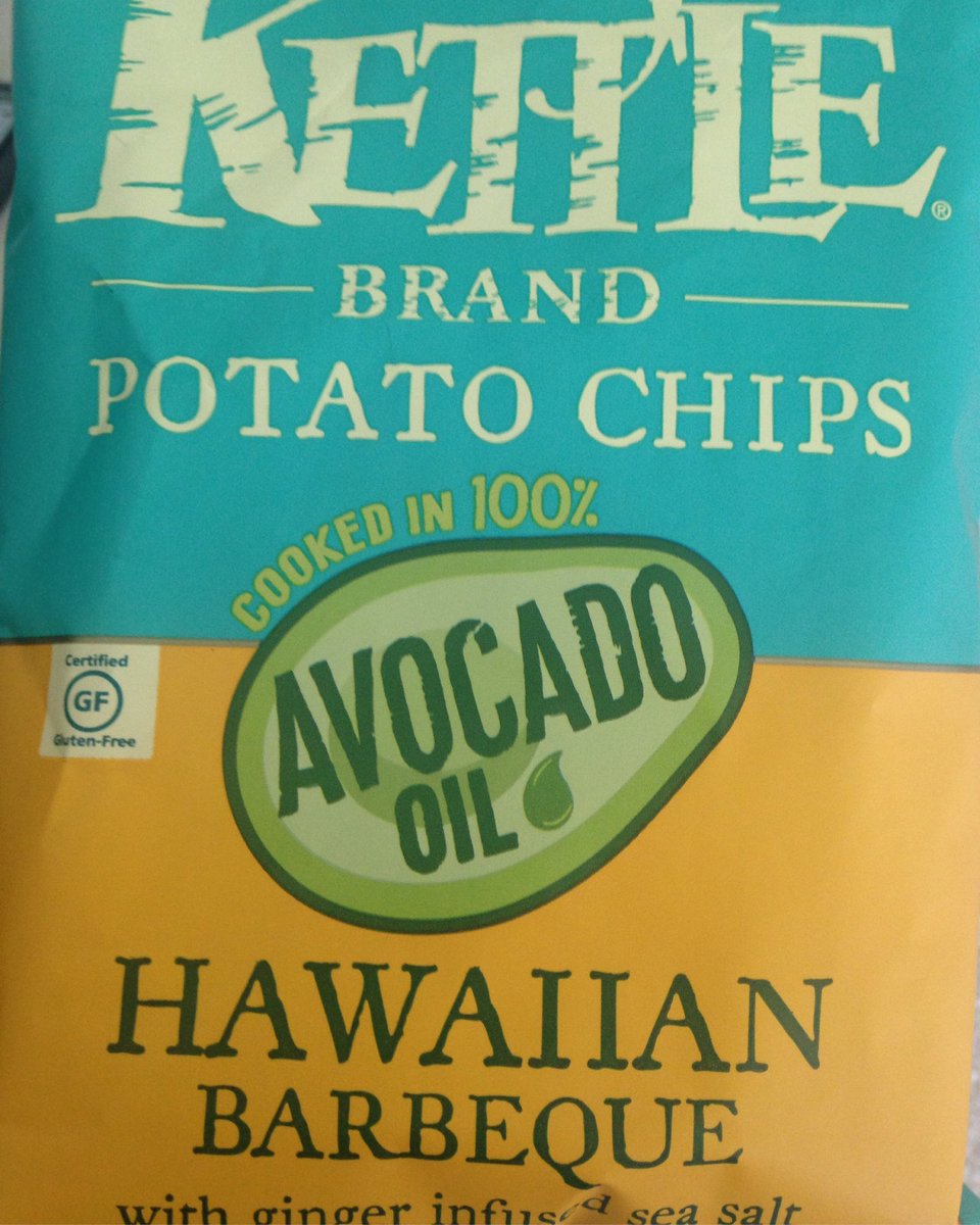 ItsVeganDarling's tweet photo. Obsessed with these chips! @kettlebrand 😍 #vegan #plantbased #avocado #snack #chips #yum #newfoodalert #foodie https://t.co/vfchJ8IEmP