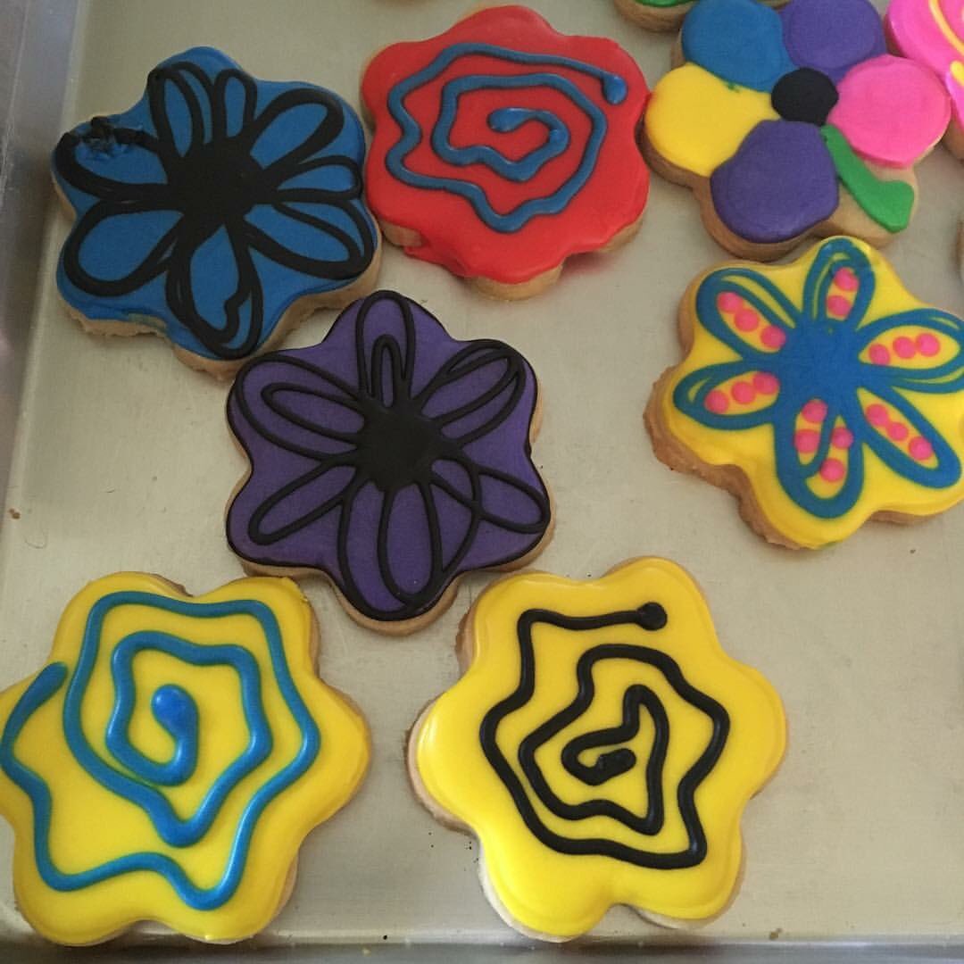 LemonDrop_CShop's tweet photo. #practicecookies #foodporn #LemonDropCookieShoppe https://t.co/hsO1rTCYTu