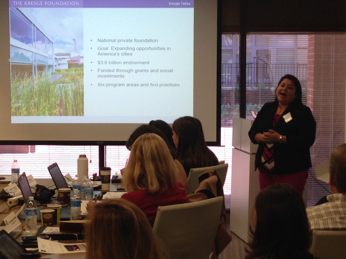 The #EADfellows talk #highered #ecosystems w/ <a href="/Dr_RCV/">Rebecca V</a> &amp; Bethany Miller <a href="/kresgefdn/">Kresge Foundation</a> <a href="/kresgedu/">Kresge Education</a> @ACCE_EAD <a href="/ACCE_Updates/">ACCE</a>