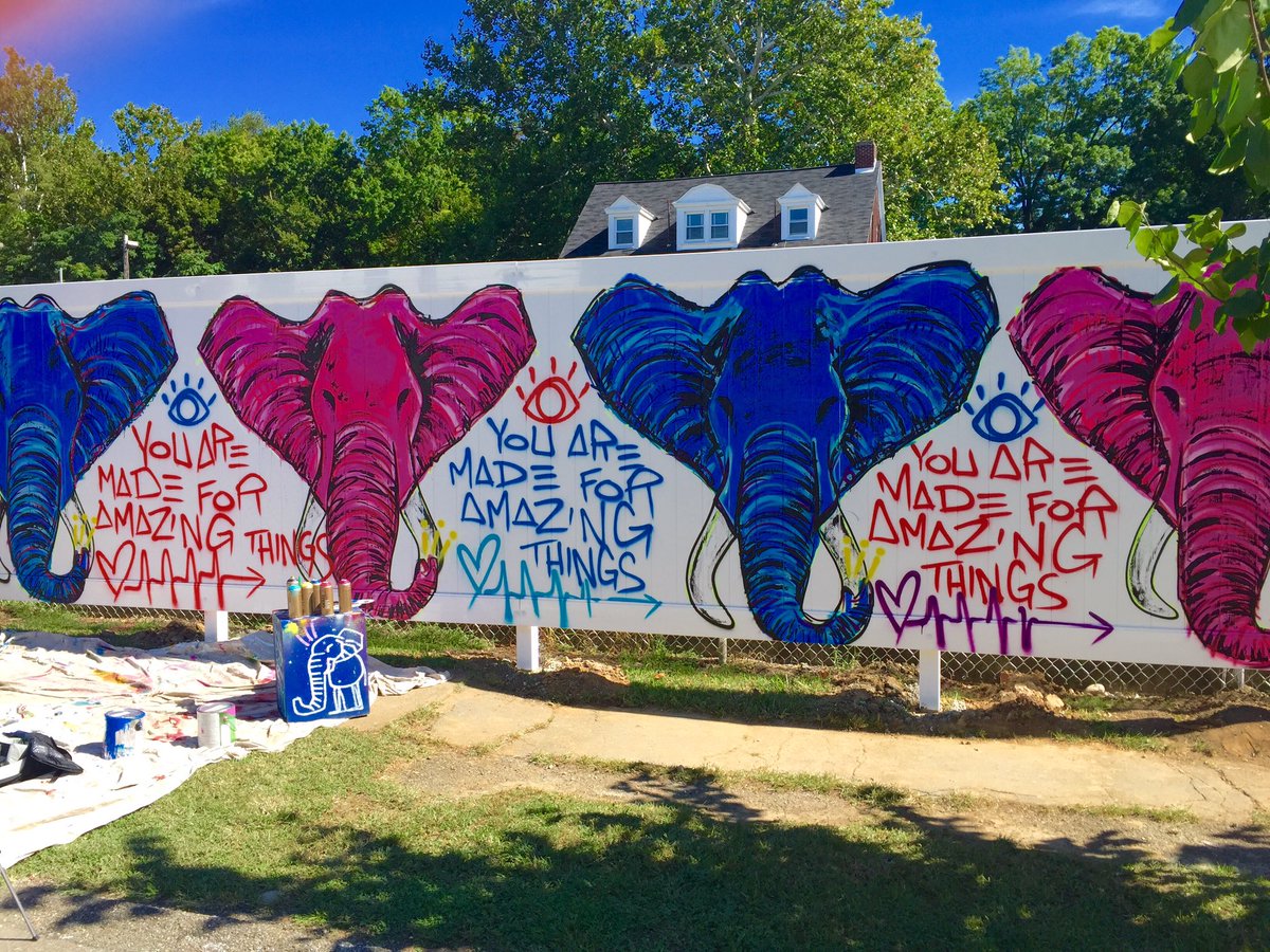 ksteadman9's tweet photo. So awesome meeting @baron_batch and watching him finish up this awesome mural in Sewickley. #elephantsaremyfav https://t.co/oVI0Iws5DI