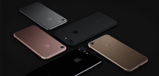 iPhone 7 reviews: headphone jack not a big deal, jet black scratch status todaysiphone.com/2016/09/iphone… by <a href="/iPeterCao/">Peter Cao</a>