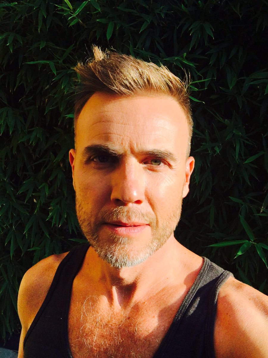 GaryBarlow's tweet image. Another great training session complete ! Loving the exercise at the moment ! #niceweatherhelps