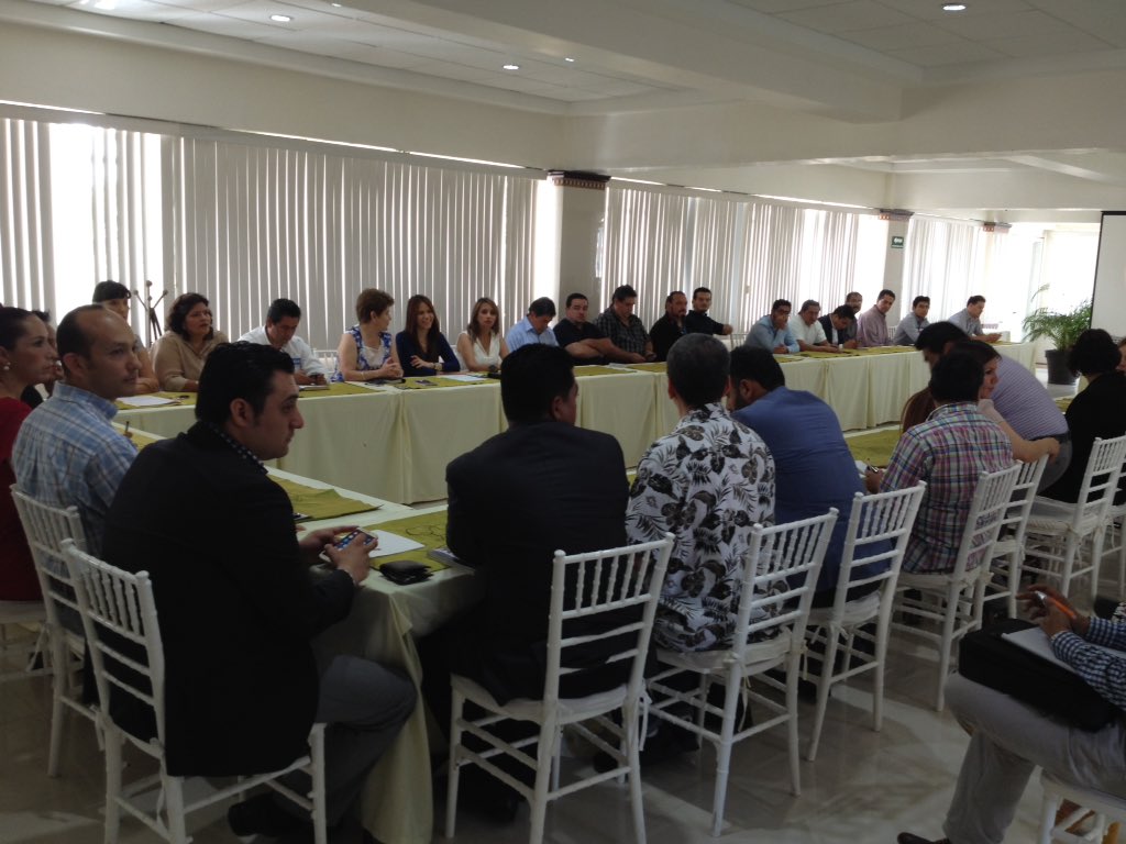 Comenzando reunión con sector empresarial de las distintas regiones del estado #Veracruz
