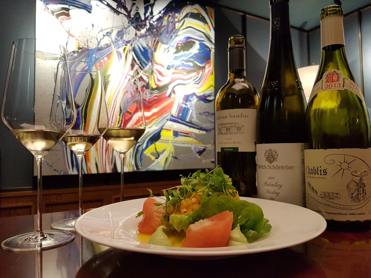 TerryKandylis's tweet photo. @GavinQuinney New Dish from @marcusverberne shouts for @ChateauBauduc @67pallmall https://t.co/e3uISfM8cj