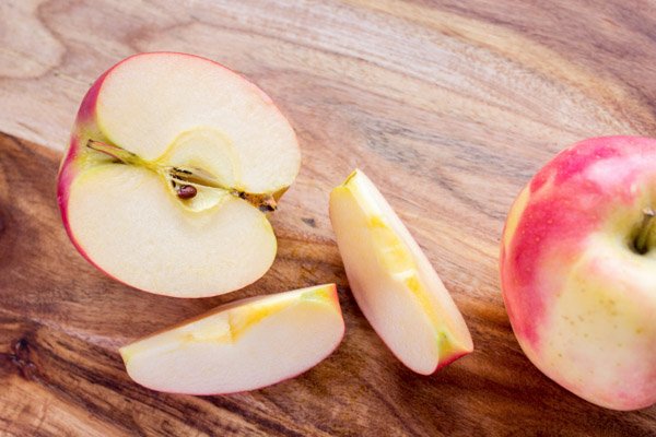 PacificRoseAppl's tweet photo. The new crop will be here next month! Are you looking forward to the upcoming #PacificRoseApple season? https://t.co/1ggRr4rHLW