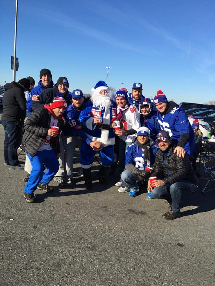 JimmyfromQueens's tweet photo. Giants v panthers last season #scoresomesteak https://t.co/yvbSMF3vLY
