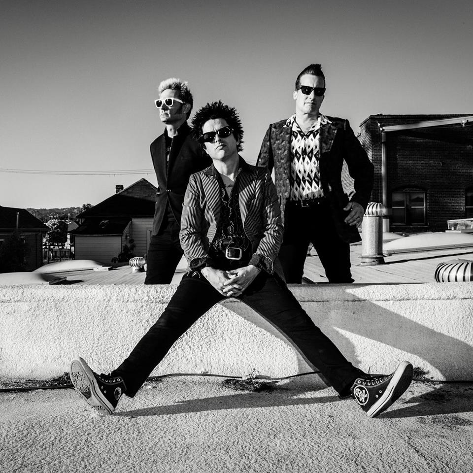#BANGBANG título del nuevo sencillo de #GreenDay

facebook.com/GreenDay/video…