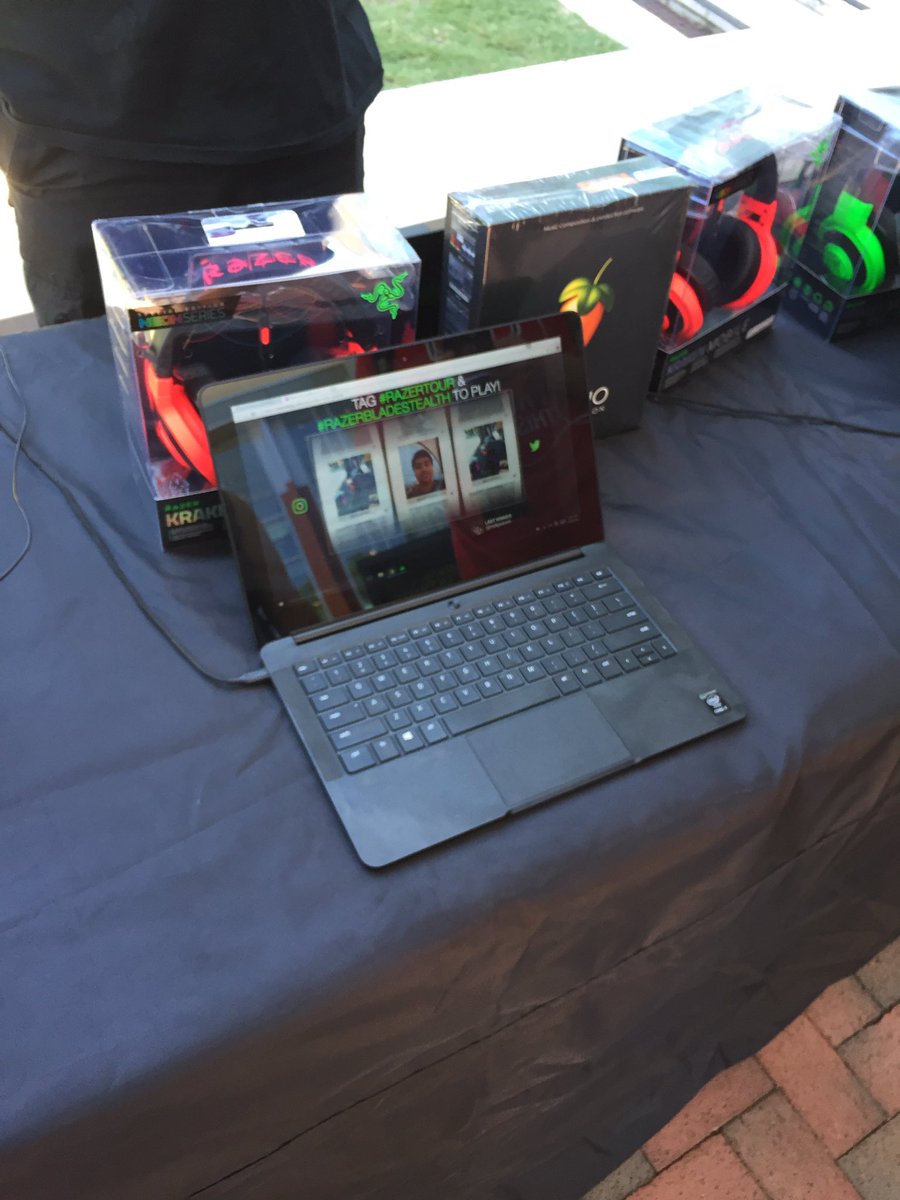 JMeaza's tweet photo. #razortour #razerbladestealth https://t.co/HUHKoqUBsq