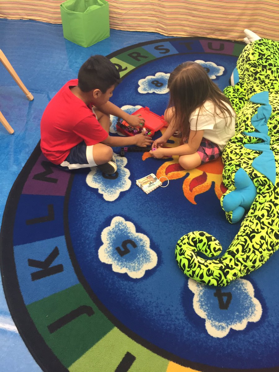 noradgreen's tweet photo. Maker space time in Mrs. Green's class!!@KarenWoodEDU @JToddings https://t.co/X1ugZ89Iyz