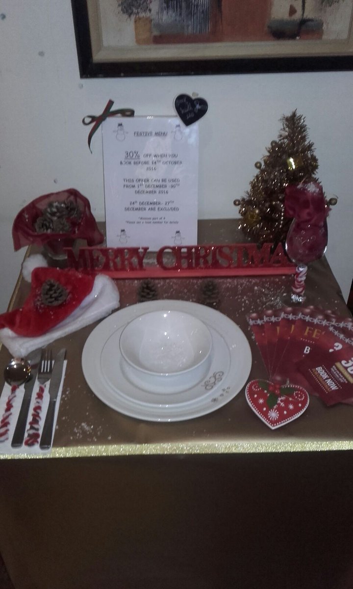 mandakwoodward's tweet photo. Christmas Hot Spot 🎅🎅🎉🎉🎄🎄 #itsallabouttheguest @HannahELittler @StaplesClaire @WhitbreadLewis @johnmilneTT https://t.co/dOid7Uw2Cz