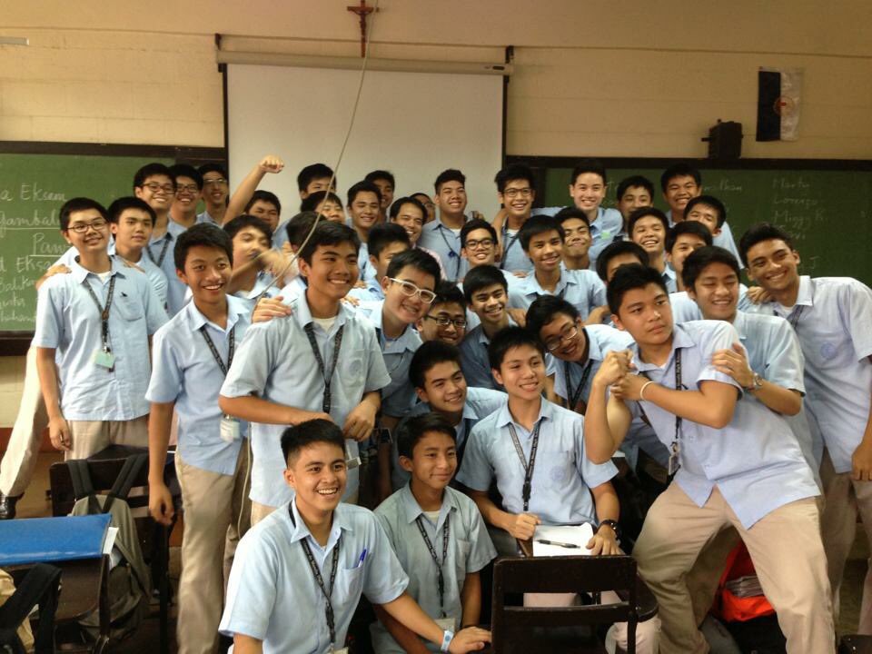 paolodfernandez's tweet photo. miss ko na high school #E2015 https://t.co/RBuSRDkcI3
