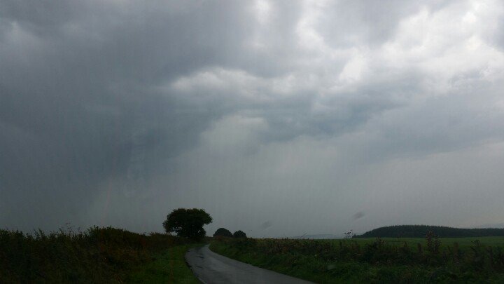 StormChaseUK's tweet image. Local #thunderstorms on E/W border an hour or so ago.