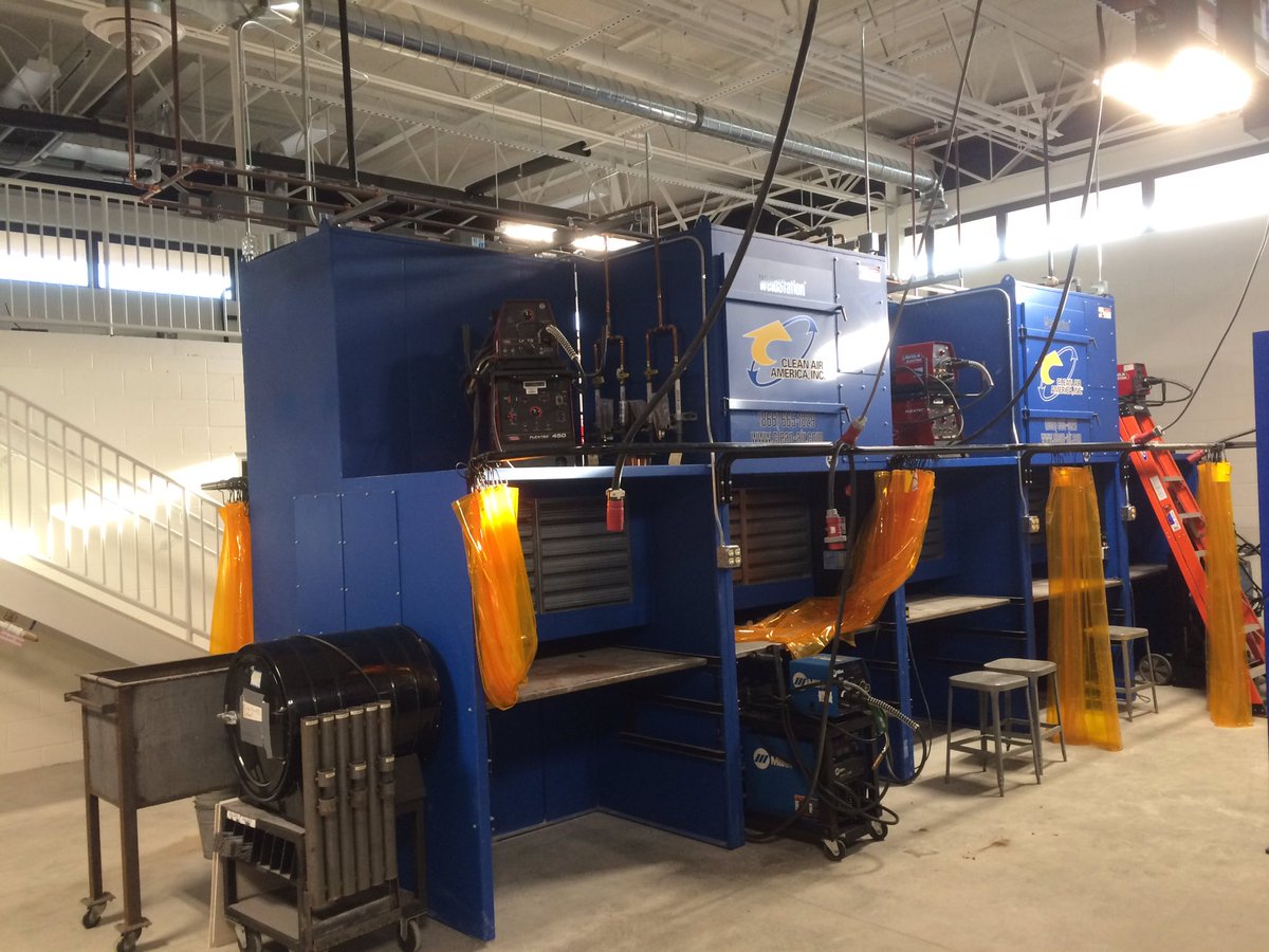 CHS_LeadsTheWay's tweet photo. Visiting the "New" addition at the LISD Tech Center for Manufacturing and Welding @LISDTECHCenter @LISDLeadLearner https://t.co/9b4zfNG5cq