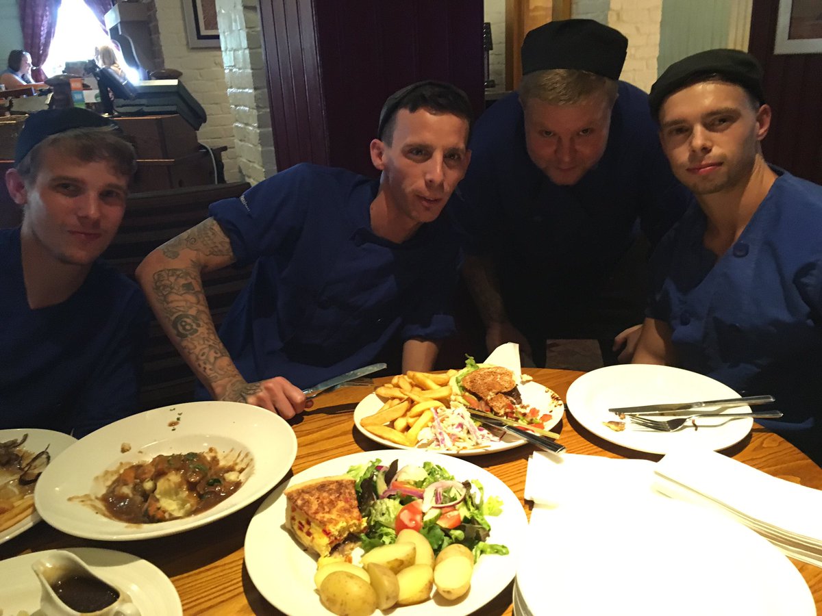 Greedy guts at the free bridge tasting the new dishes <a href="/SpencerGraydon/">Spencer Graydon</a> <a href="/biddulphsteve/">Steve</a>