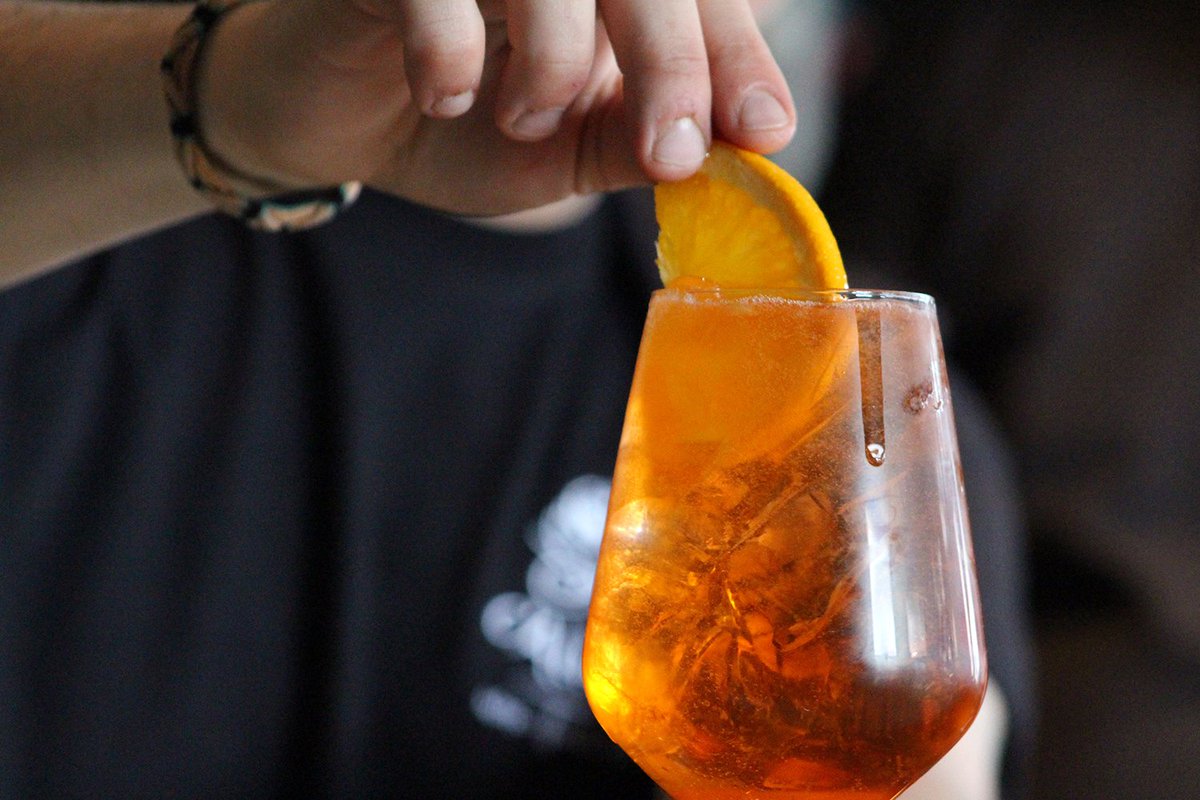 C_AliceResto's tweet photo. Looks like the summer is back!? Aperol Spritz for everyone! #Italian #cocktail https://t.co/DNyFLjxSgM