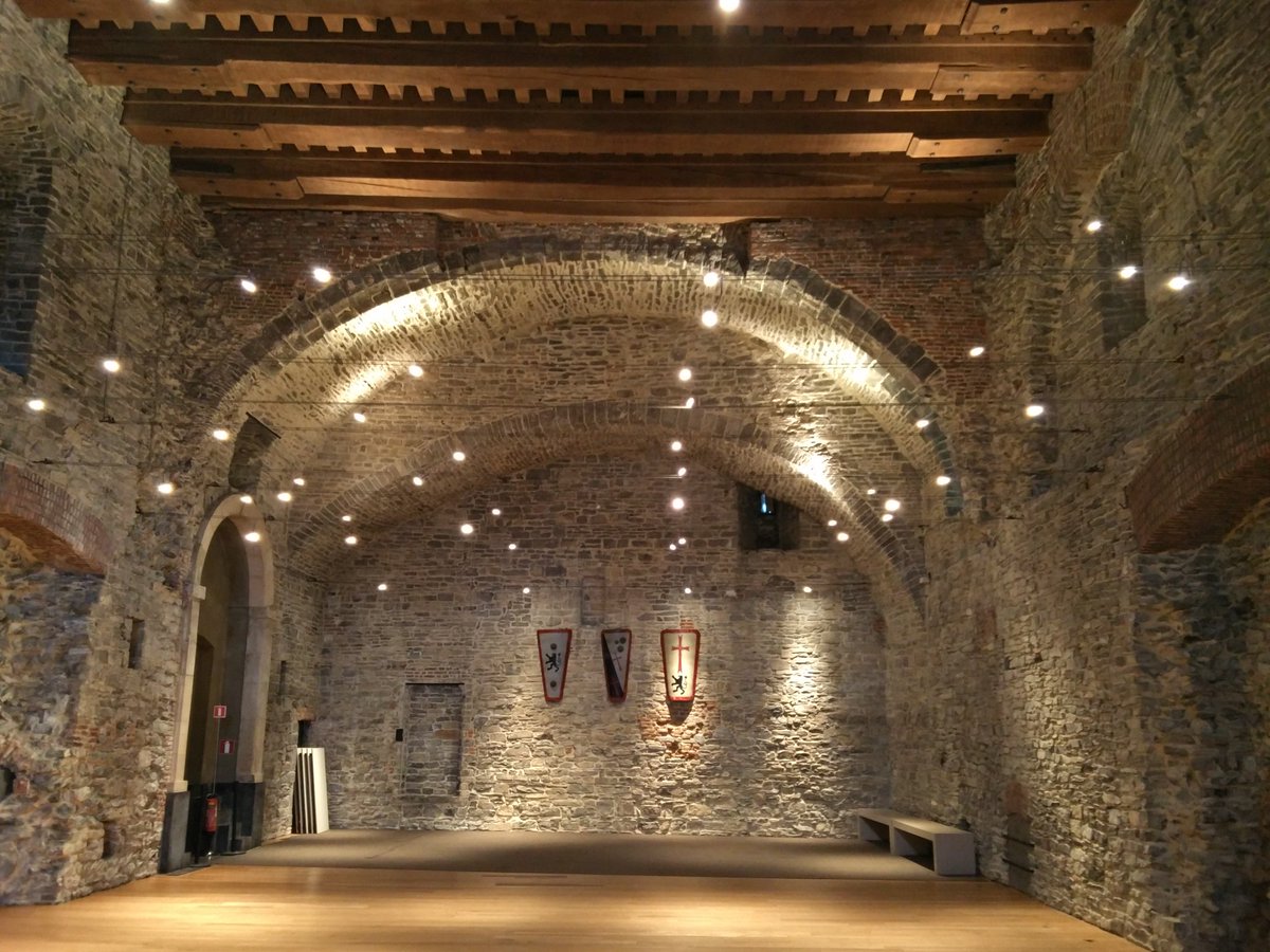 thbaketal's tweet photo. Gravensteen Castle in Ghent former seat of the count of Flanders and the venue of the #Com2016 conference dinner https://t.co/3e1HcgCnhe