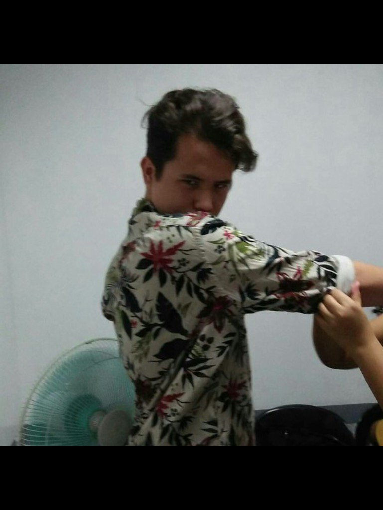 JKUFCNiggets's tweet photo. Ano amoy?

#AskJuanKarlos @KarlosLabajo https://t.co/CXmfni90Ya