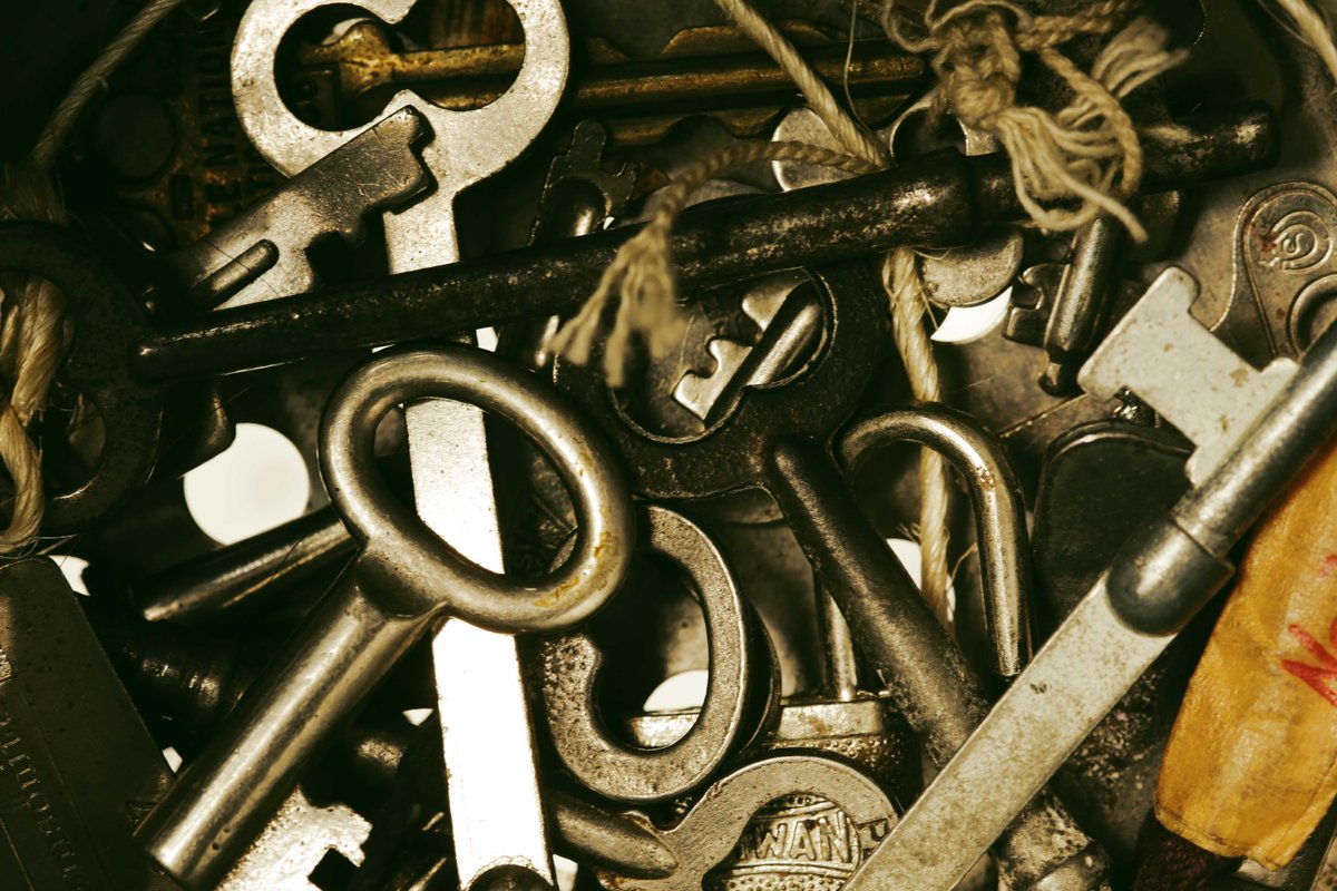 GoSocialSuite's tweet photo. #TipTuesday: Use a different password for each of your social accounts! Keep your identity and business safe online! https://t.co/IbNea5l08I