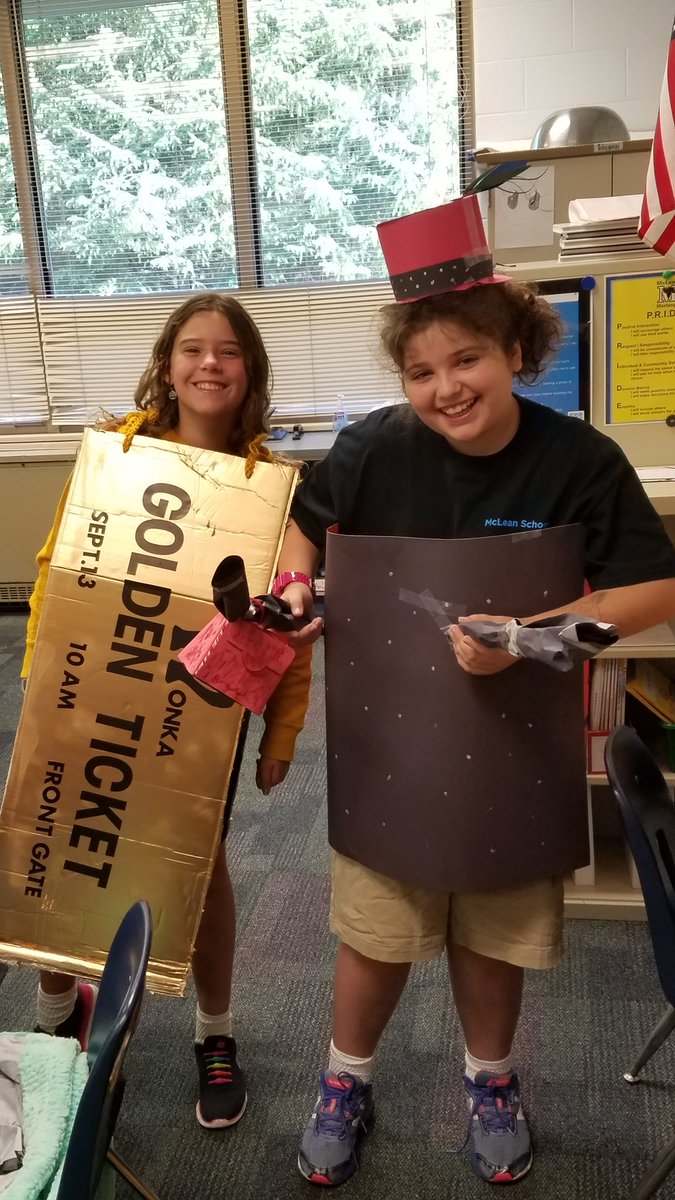 Droth8um's tweet photo. LOVE seeing #mcleanschool 5th grade honoring the 100th birthday of MY favorite childhood author, Roald Dahl!!! 😊📚 https://t.co/NFtMqC6a9Z