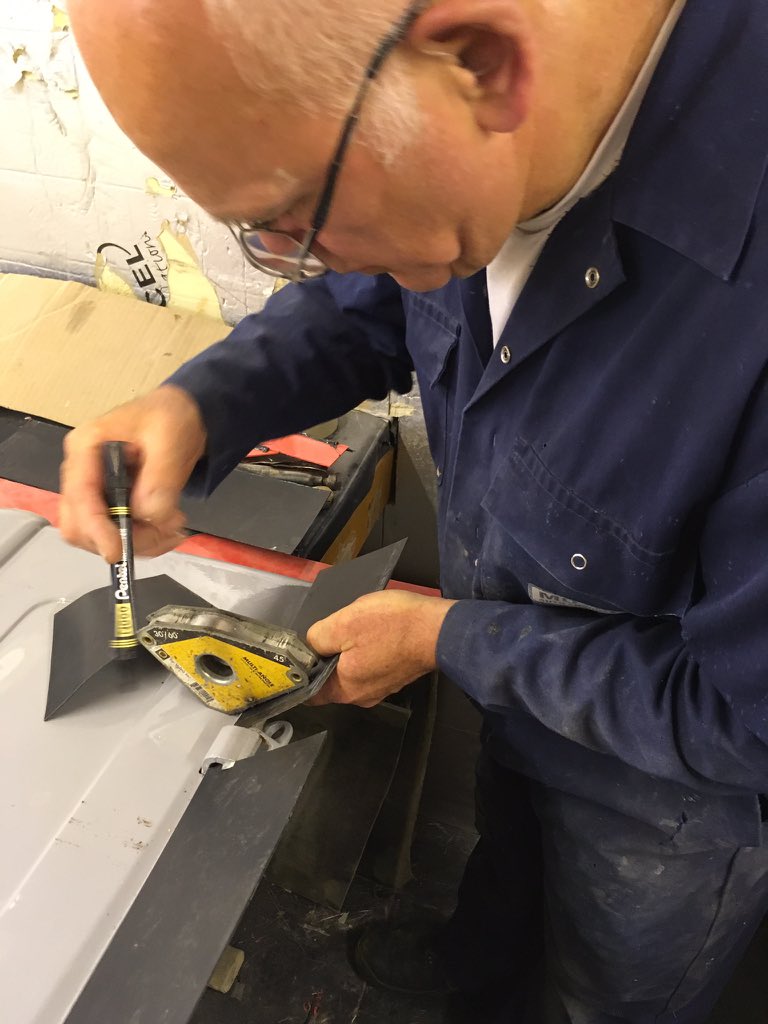 VDubZ2UK's tweet image. Time for us to get lipping up some more panels from the #VW pickup. See our #Facebook page for more. Link in bio.