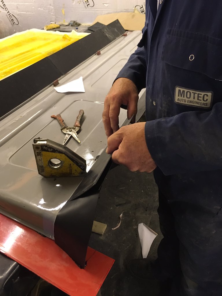 VDubZ2UK's tweet image. Time for us to get lipping up some more panels from the #VW pickup. See our #Facebook page for more. Link in bio.