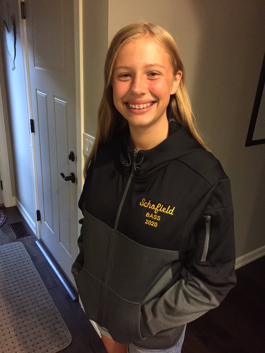 AmySchofeeRock's tweet photo. #braces #drakeortho #siouxfalls Grace Schofield - Drake Orthodontics patient &amp; in the RHS Marching Band Drumline. https://t.co/tSroDLZmAr