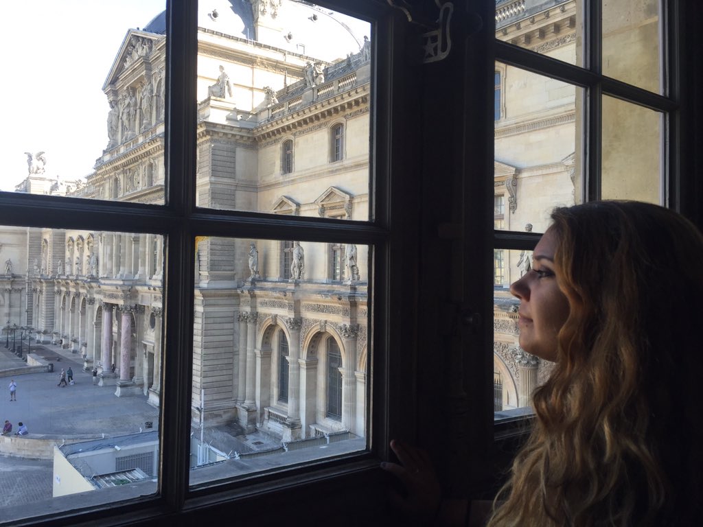 velasco_paige's tweet photo. Had an unforgettable experience in Paris this weekend 😍 #geosiena #Paris #EiffelTower #Ladurée https://t.co/Jb5VwGGiBO